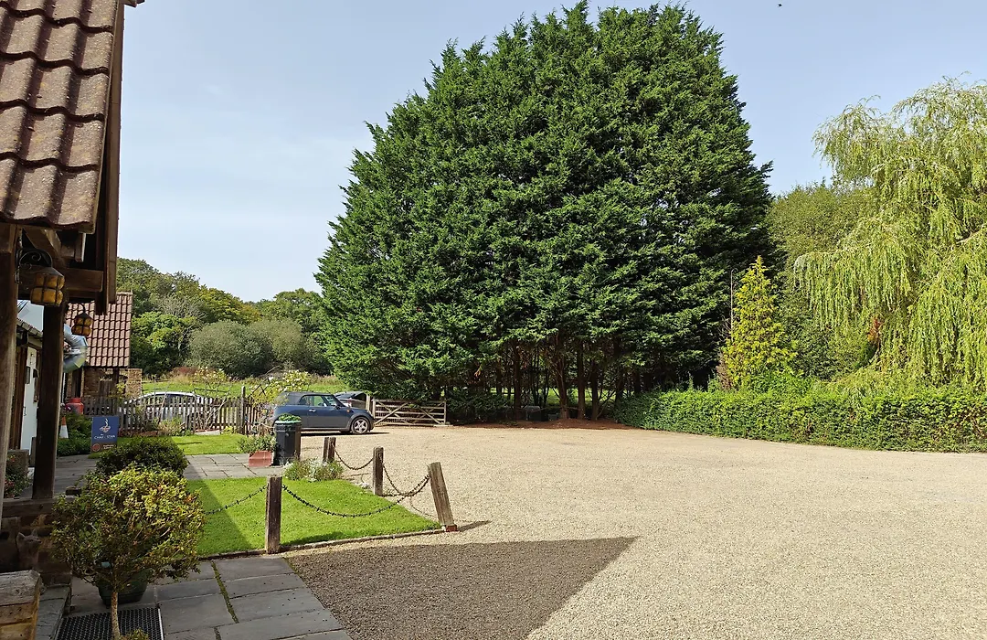 Little Foxes Hotel & Gatwick Airport Parking-1